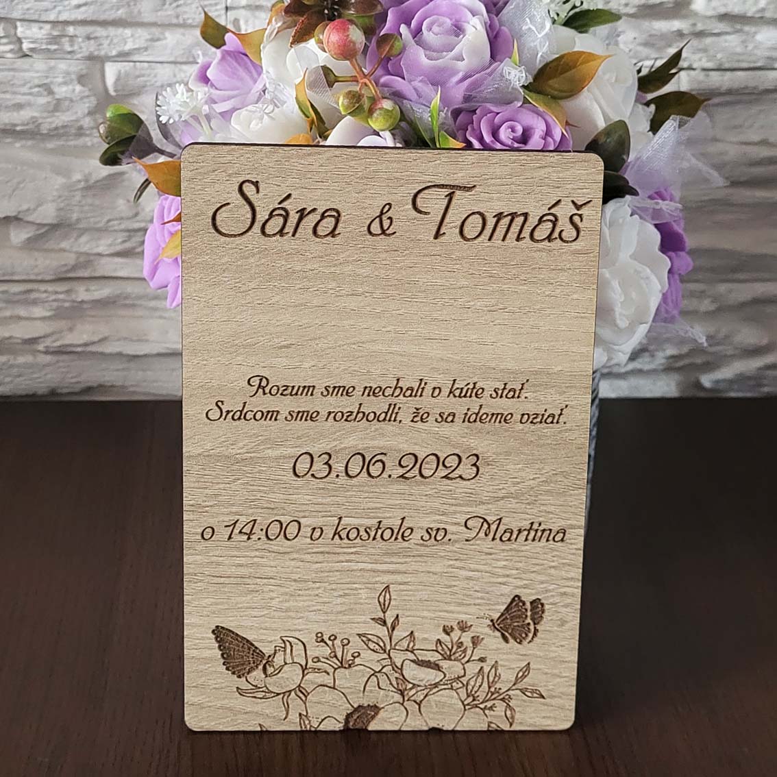 Drevená svadobná pozvánka