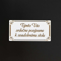 Drevená pozvánka k svadobnému stolu